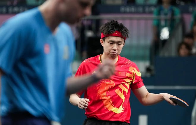 并逐渐吸引 并逐渐吸引